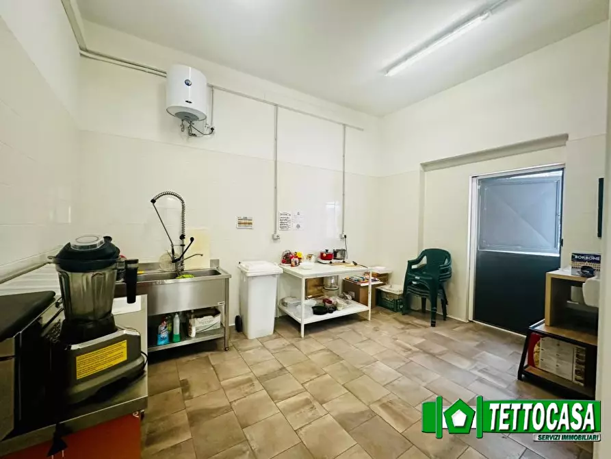 Immagine 3 di Negozio in vendita  a Marigliano