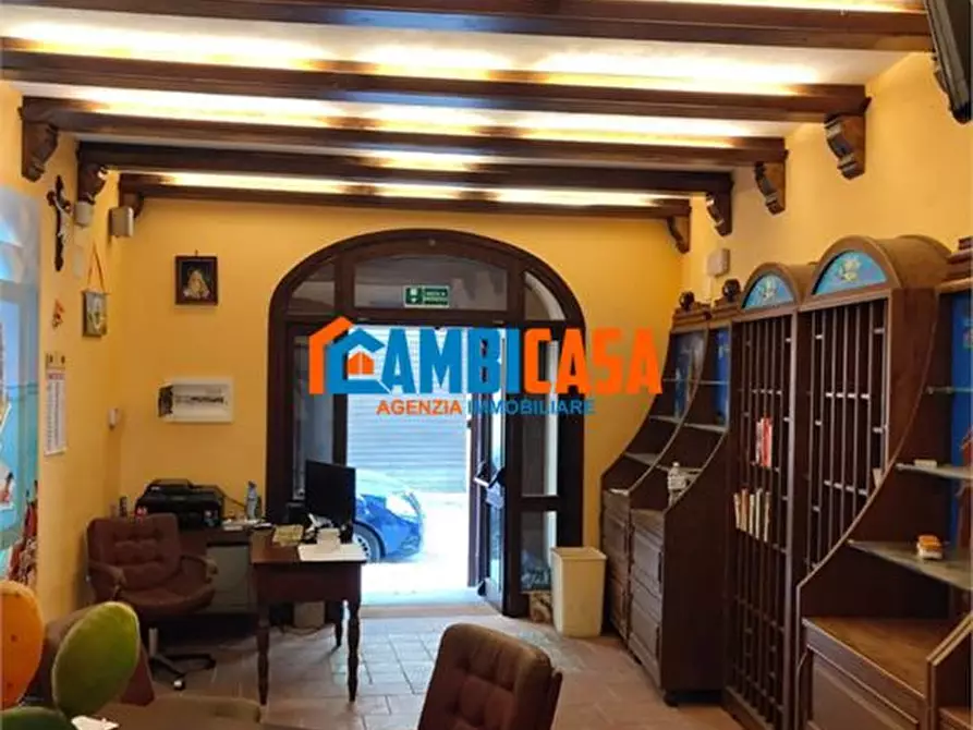 Immagine 5 di Negozio in vendita  a Palermo
