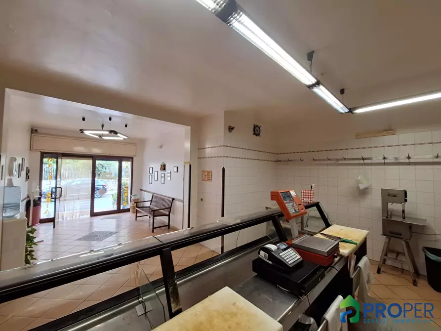 Immagine 3 di Negozio in vendita  163 a Capaci