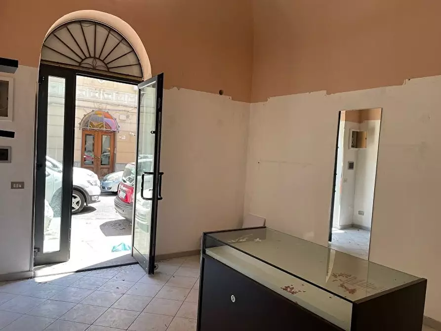 Immagine 1 di Negozio in vendita  42 a Palermo