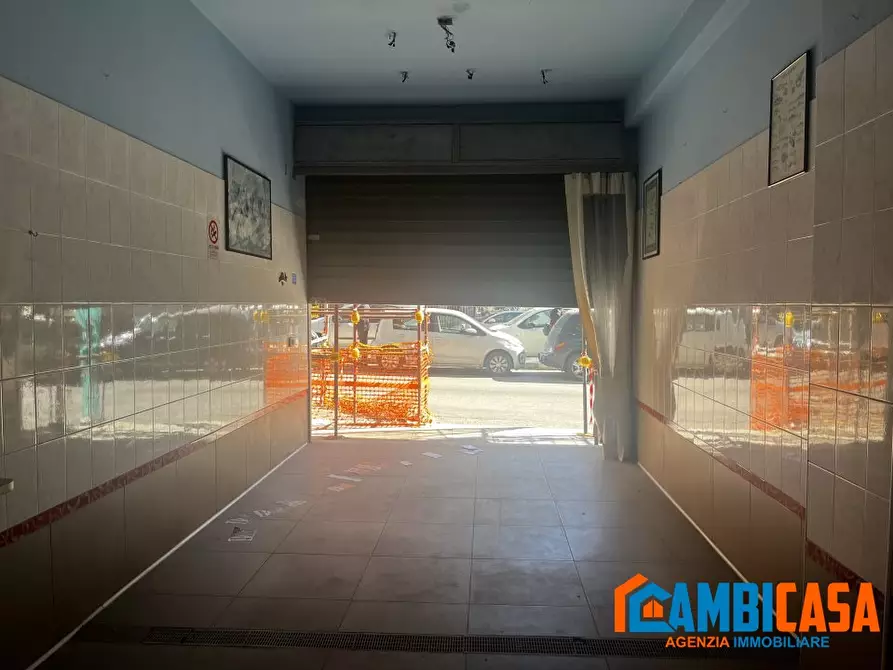 Immagine 4 di Negozio in vendita  a Palermo