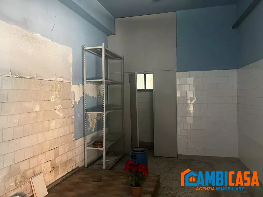 Immagine 2 di Negozio in vendita  a Palermo