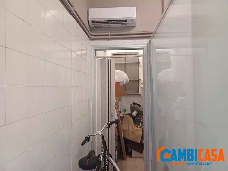 Immagine 5 di Negozio in vendita  a Palermo