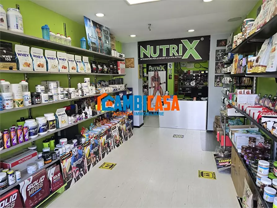 Immagine 3 di Negozio in vendita  285 a Palermo