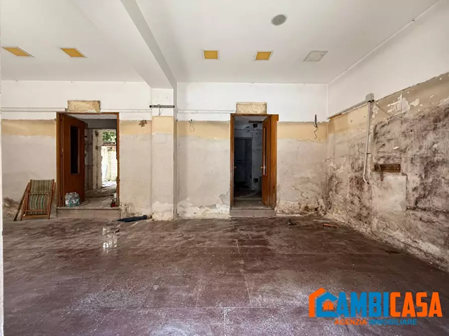 Immagine 2 di Negozio in vendita  a Palermo
