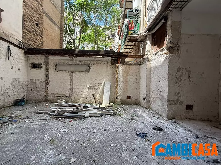 Immagine 4 di Negozio in vendita  a Palermo