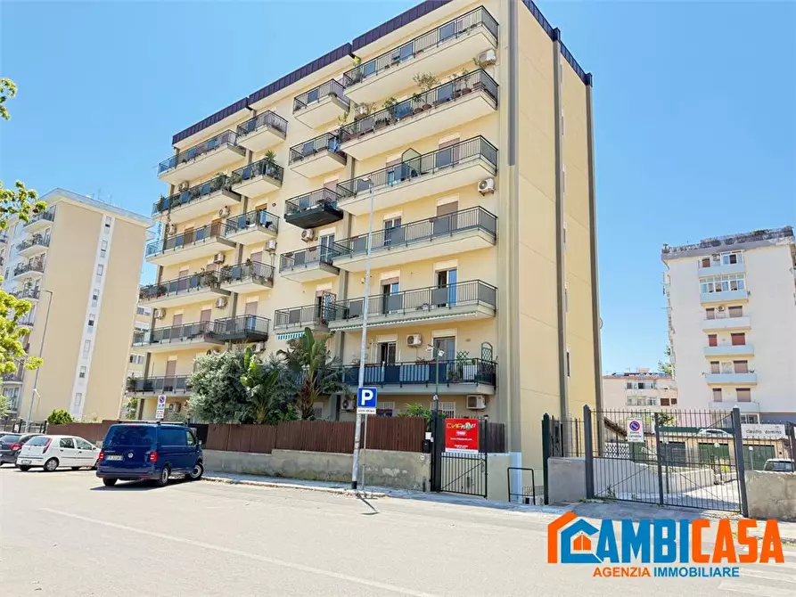 Immagine 1 di Negozio in vendita  a Palermo