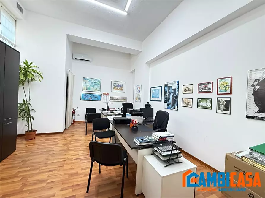 Immagine 3 di Negozio in vendita  a Palermo