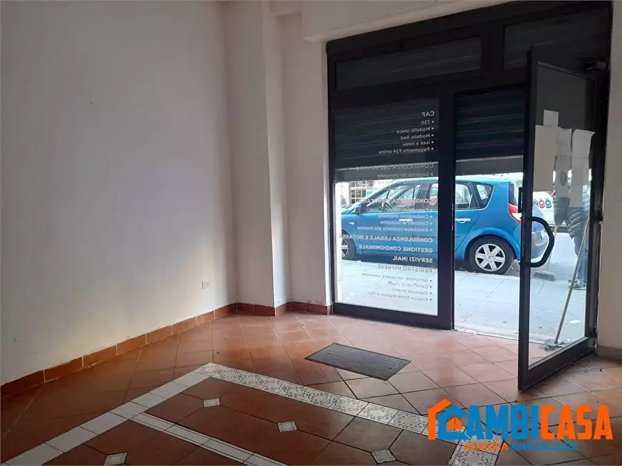 Immagine 1 di Negozio in vendita  a Palermo
