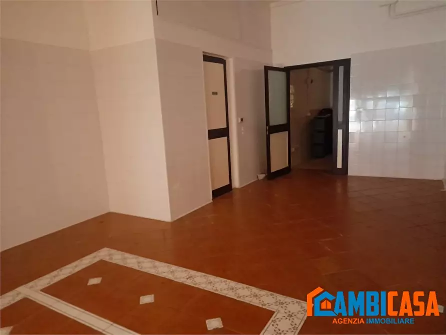 Immagine 2 di Negozio in vendita  a Palermo