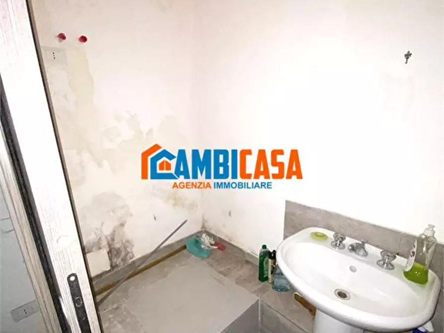 Immagine 9 di Negozio in vendita  23 a Palermo