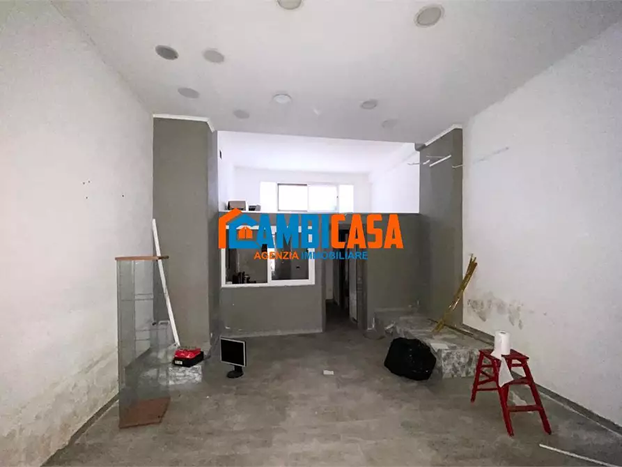 Immagine 7 di Negozio in vendita  23 a Palermo
