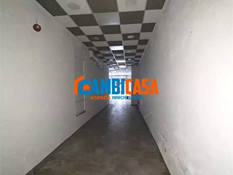Immagine 6 di Negozio in vendita  23 a Palermo