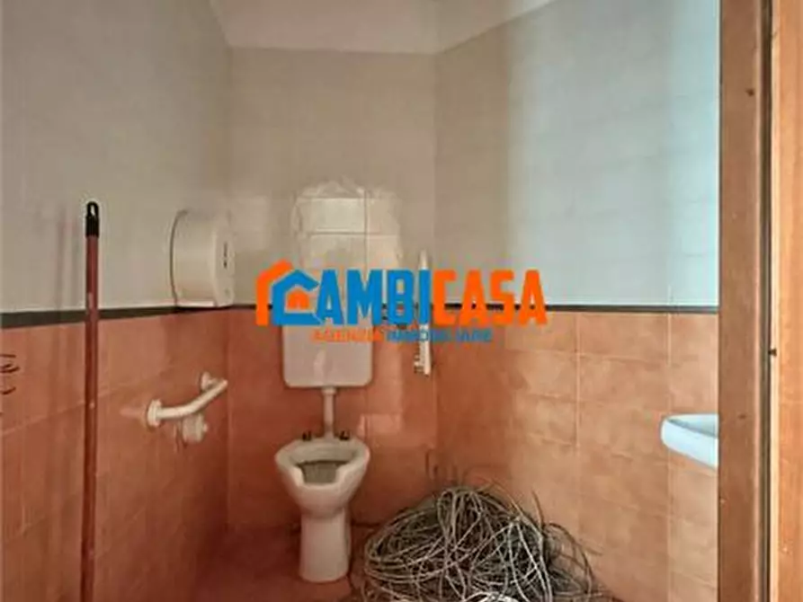 Immagine 6 di Negozio in vendita  a Palermo