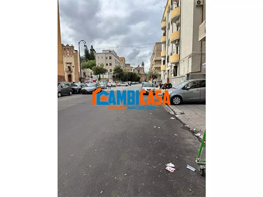 Immagine 4 di Negozio in vendita  13 a Palermo