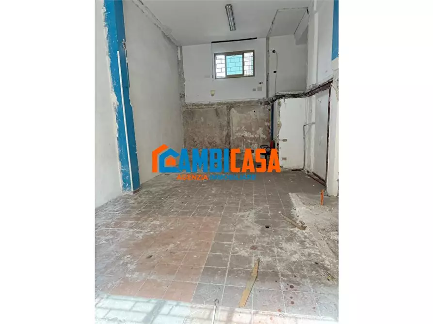 Immagine 2 di Negozio in vendita  13 a Palermo