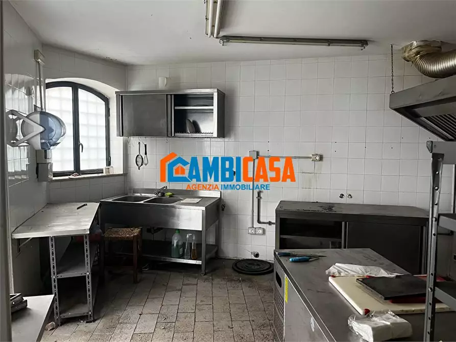 Immagine 7 di Negozio in vendita  a Palermo