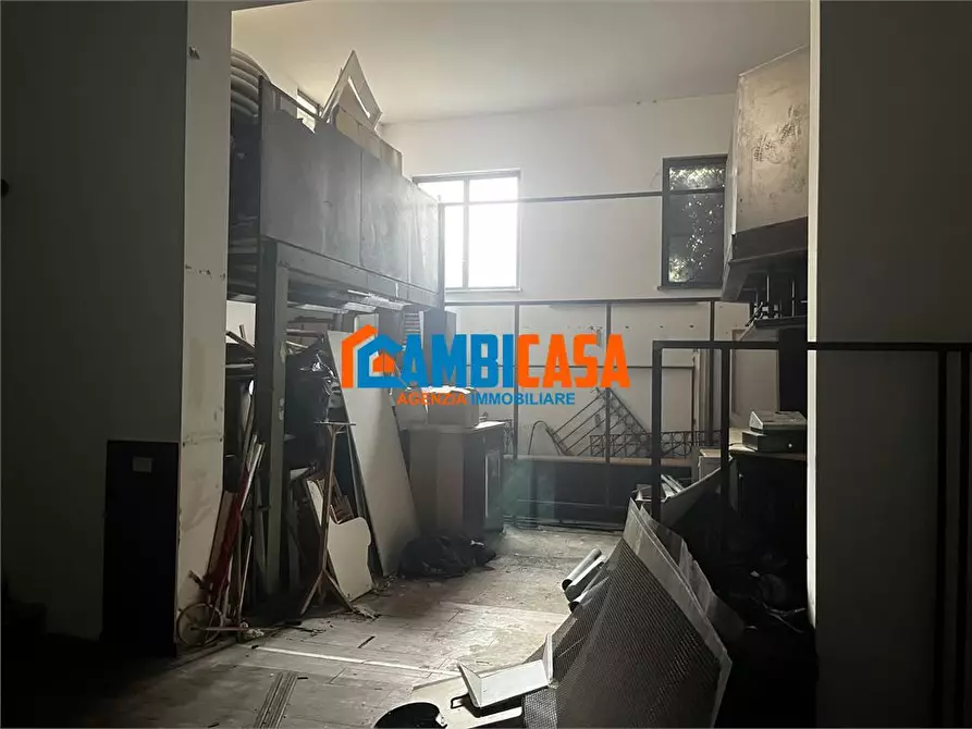 Immagine 9 di Negozio in vendita  a Palermo