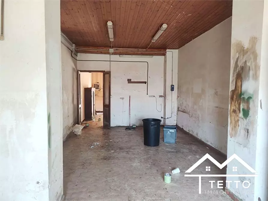 Immagine 8 di Negozio in vendita  a Stimigliano