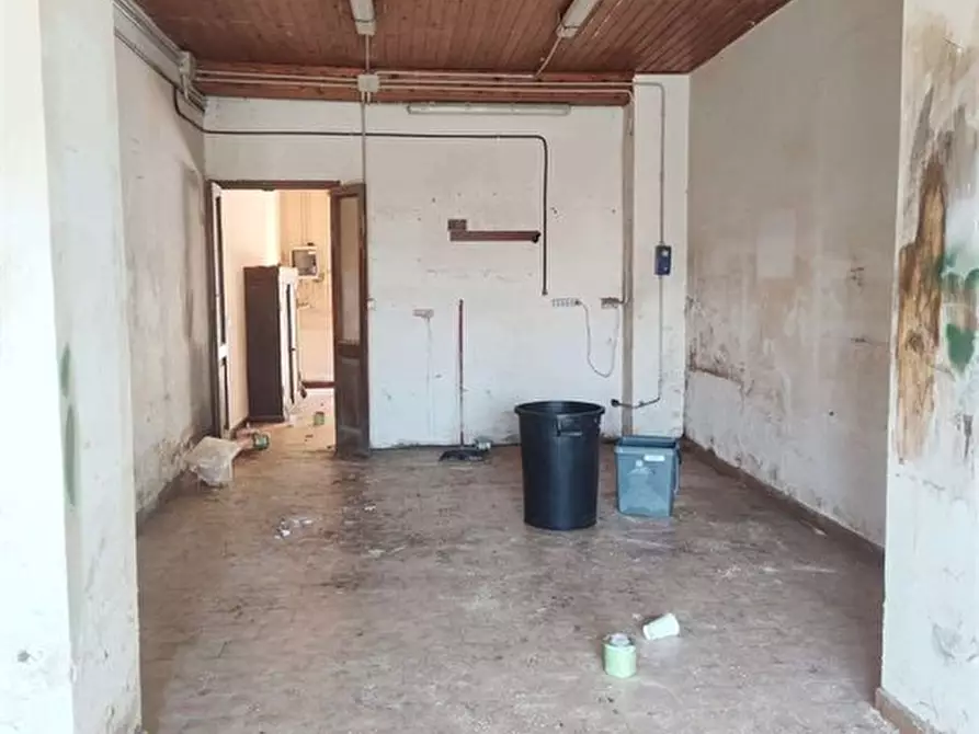 Immagine 4 di Negozio in vendita  a Stimigliano