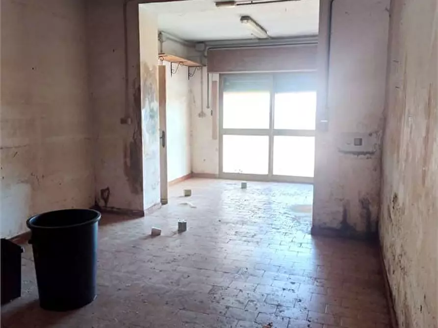 Immagine 6 di Negozio in vendita  a Stimigliano