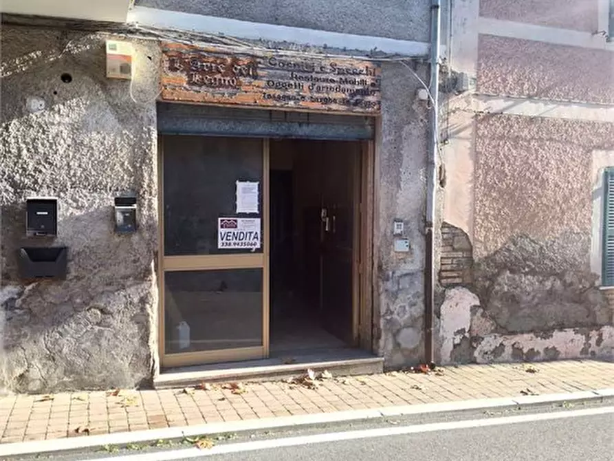 Immagine 1 di Negozio in vendita  a Stimigliano
