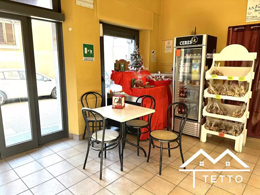 Immagine 5 di Negozio in vendita  snc a Forano