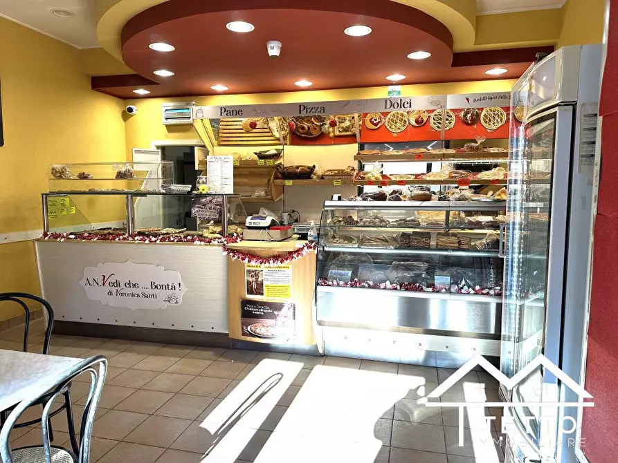 Immagine 1 di Negozio in vendita  snc a Forano