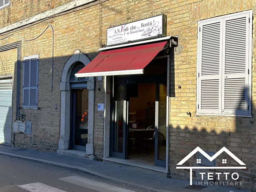 Immagine 2 di Negozio in vendita  snc a Forano