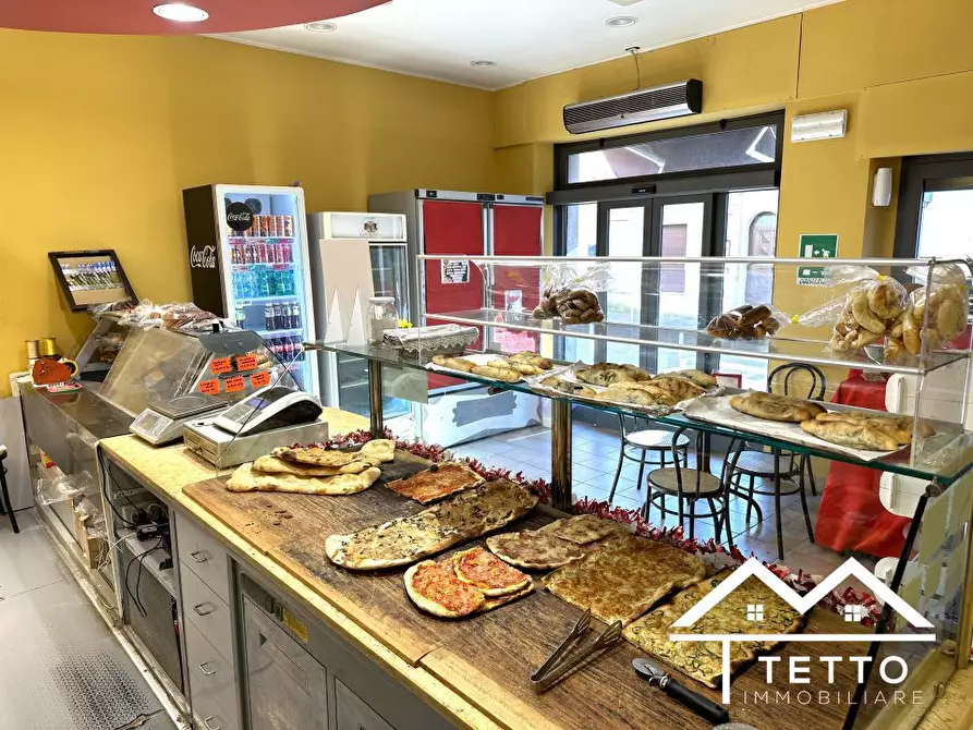Immagine 3 di Negozio in vendita  snc a Forano