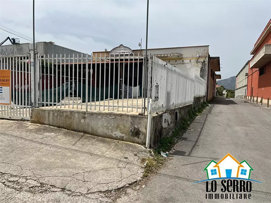 Immagine 3 di Negozio in vendita  a Alcamo