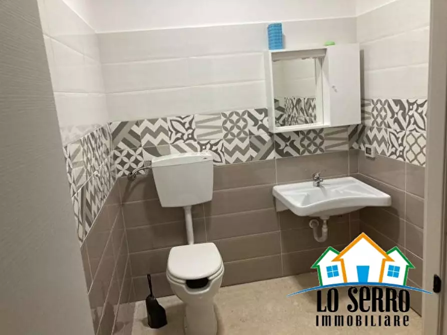 Immagine 5 di Negozio in vendita  a Alcamo