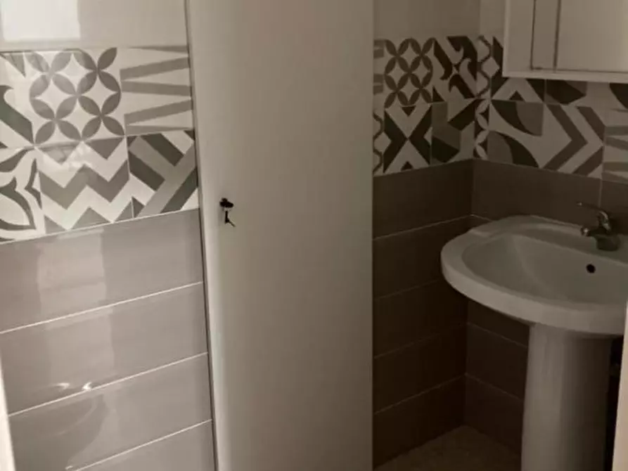 Immagine 6 di Negozio in vendita  a Alcamo