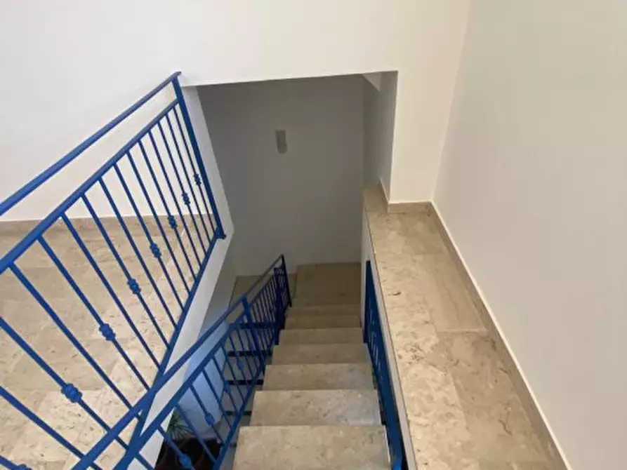 Immagine 9 di Negozio in vendita  a Alcamo