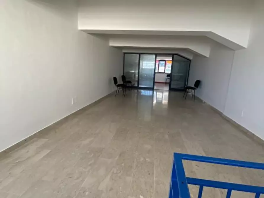 Immagine 6 di Negozio in vendita  a Alcamo