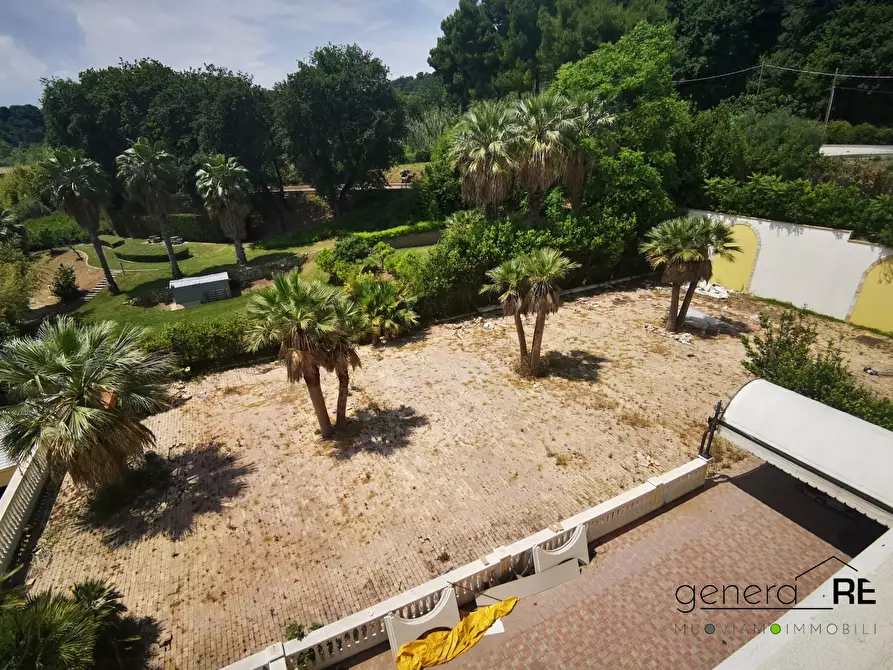 Immagine 8 di Negozio in vendita  a Francavilla Al Mare