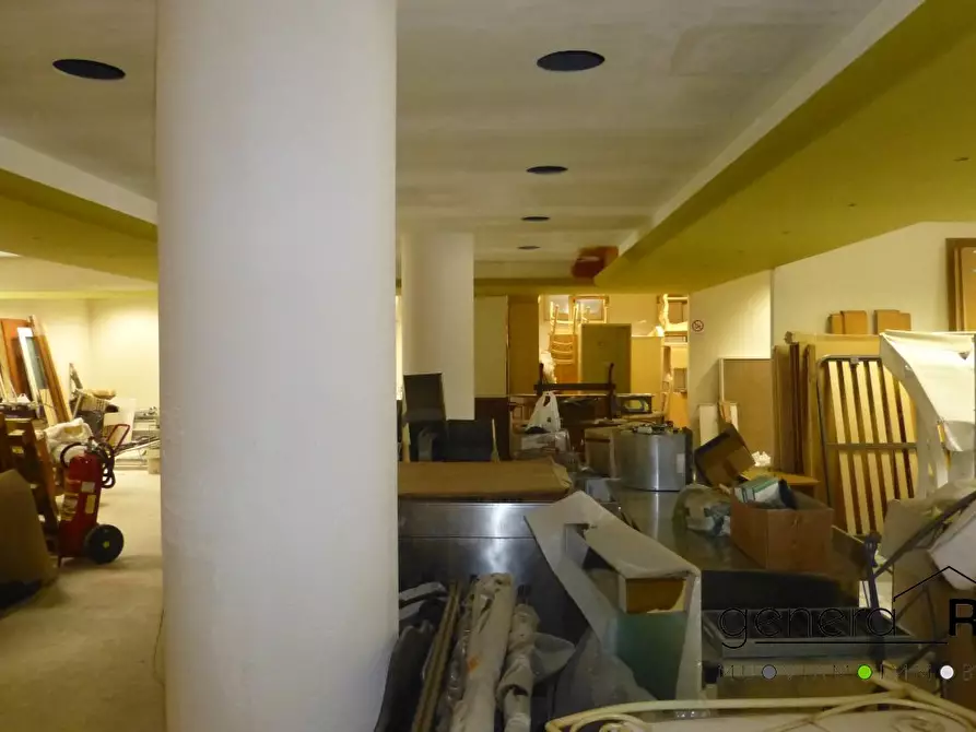 Immagine 9 di Negozio in vendita  a Alanno