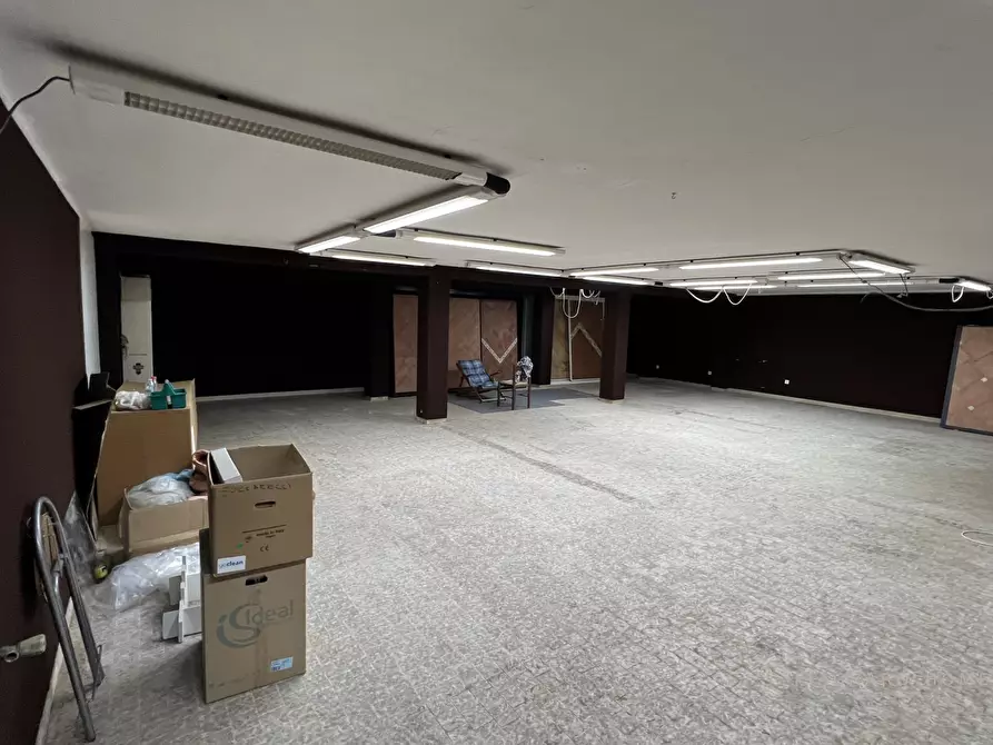 Immagine 7 di Negozio in vendita  11 a Pontremoli