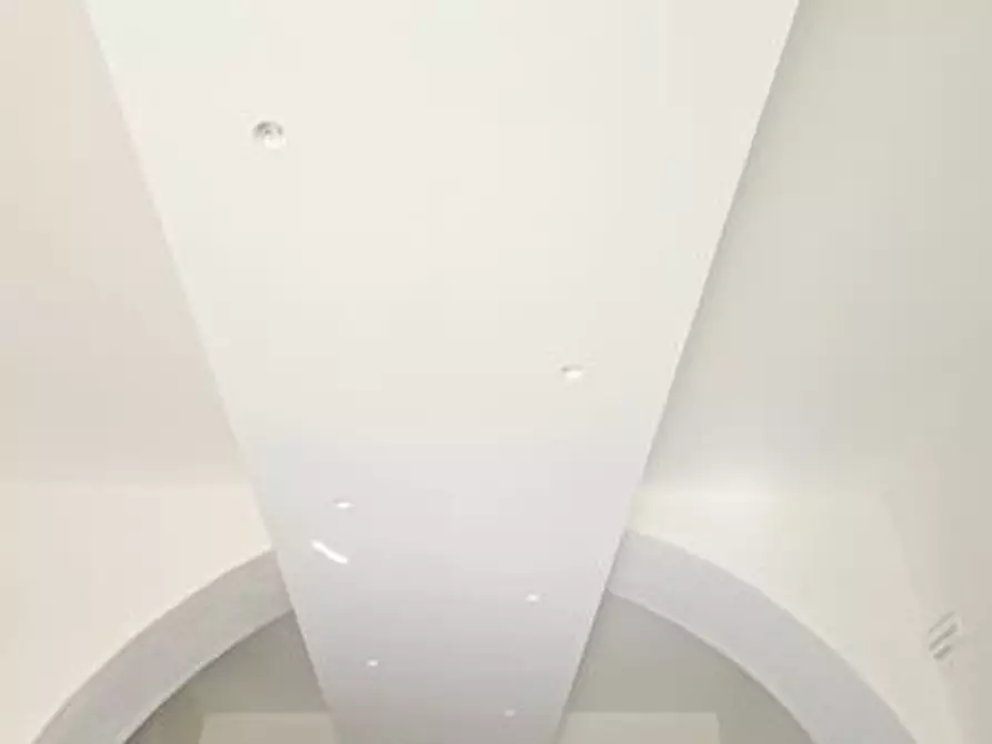 Immagine 4 di Negozio in vendita  a Colle Di Val D'elsa