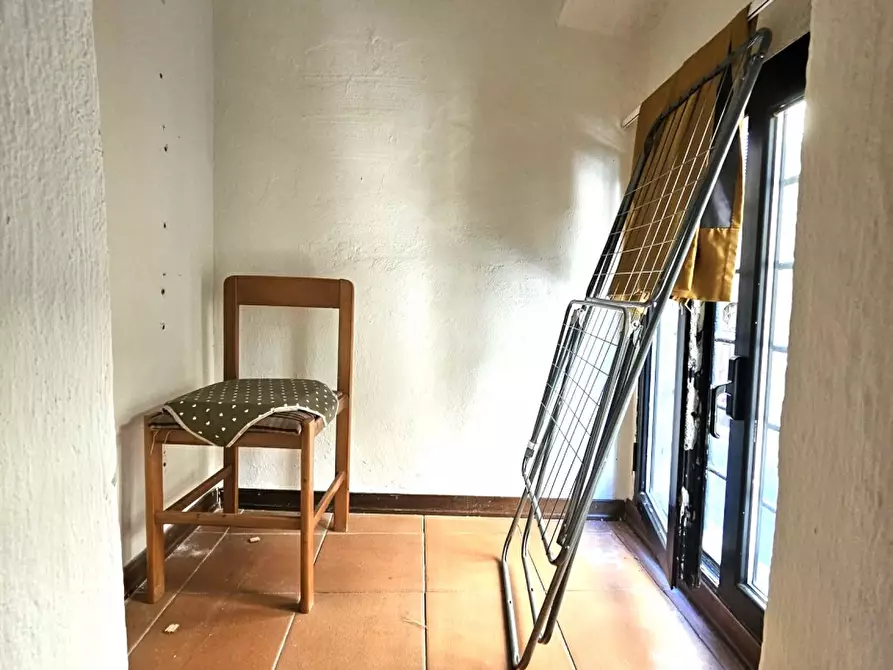 Immagine 4 di Negozio in vendita  a Colle Di Val D'elsa