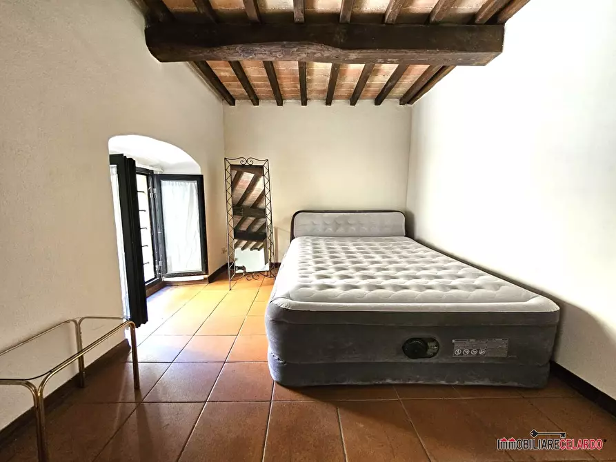 Immagine 7 di Negozio in vendita  a Colle Di Val D'elsa