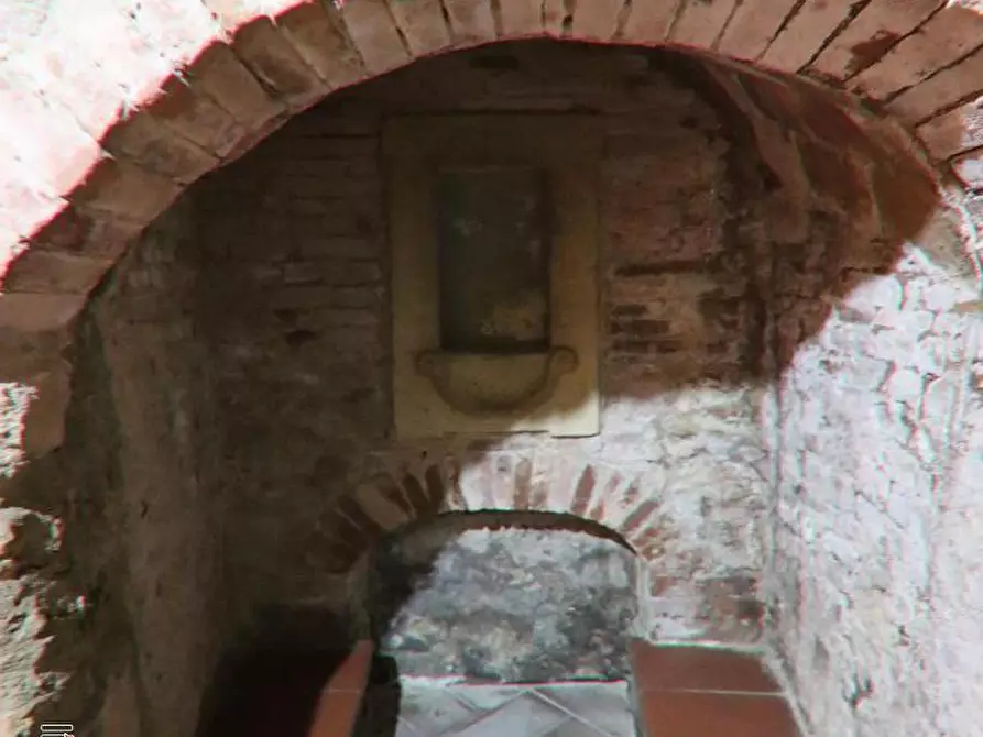 Immagine 8 di Negozio in vendita  a Colle Di Val D'elsa