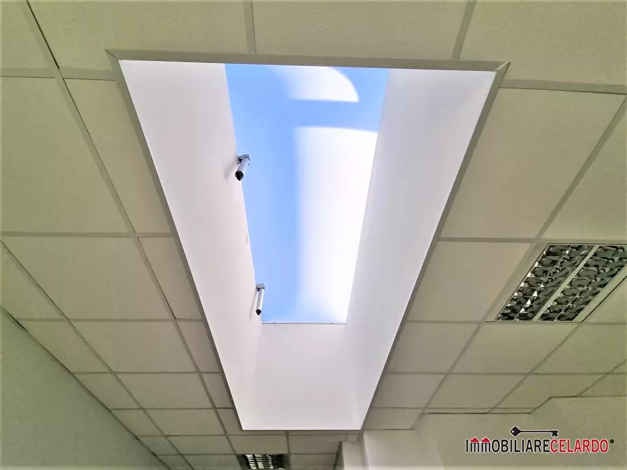 Immagine 6 di Negozio in vendita  a Poggibonsi