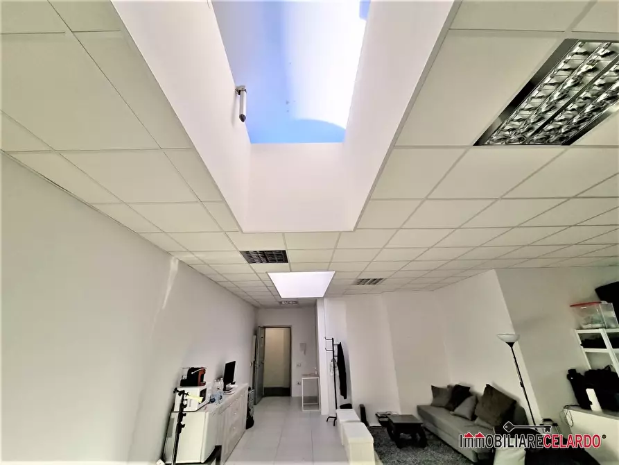 Immagine 4 di Negozio in vendita  a Poggibonsi