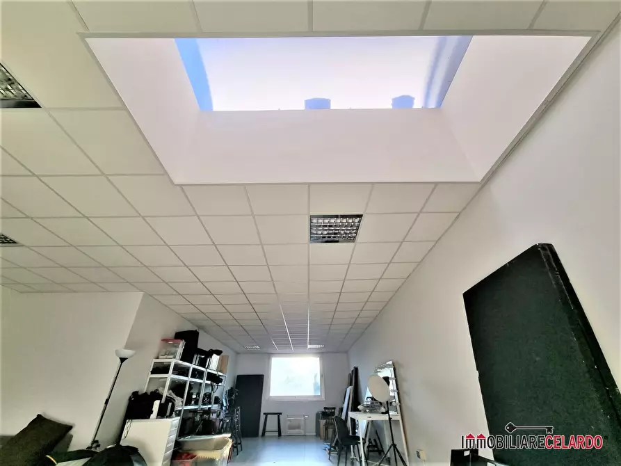 Immagine 3 di Negozio in vendita  a Poggibonsi