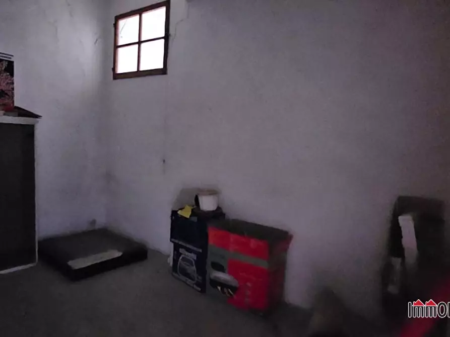 Immagine 3 di Negozio in vendita  a Colle Di Val D'elsa