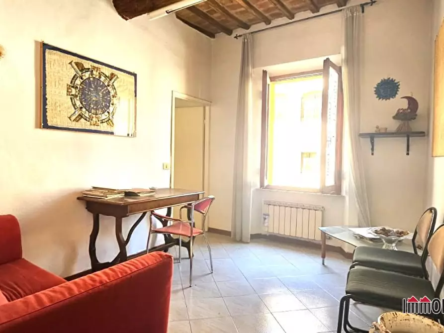 Immagine 5 di Negozio in vendita  a Colle Di Val D'elsa