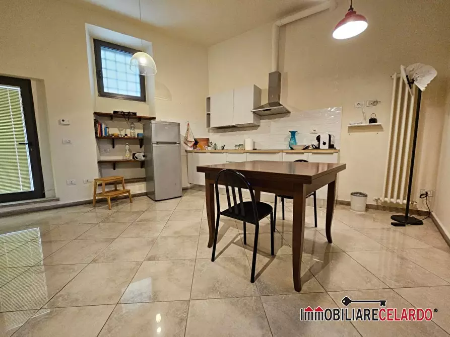 Immagine 9 di Negozio in vendita  a Poggibonsi