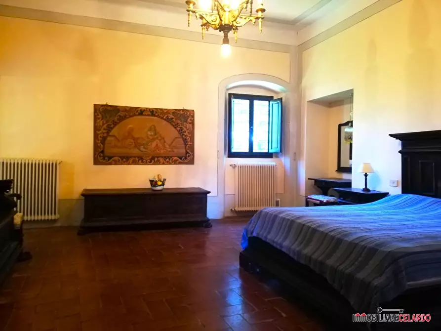 Immagine 8 di Negozio in vendita  a Castellina In Chianti