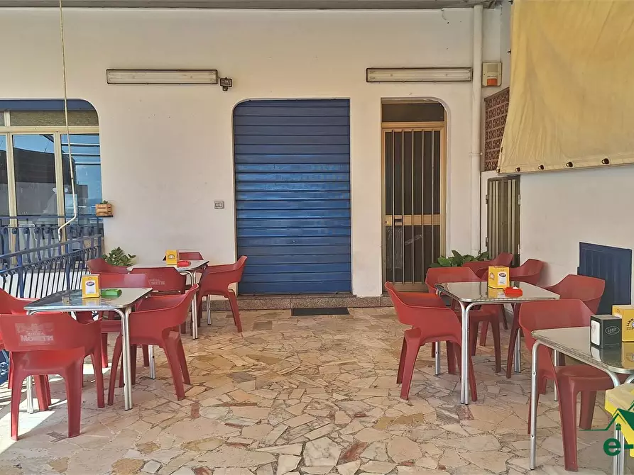 Immagine 2 di Negozio in vendita  a Nizza Di Sicilia